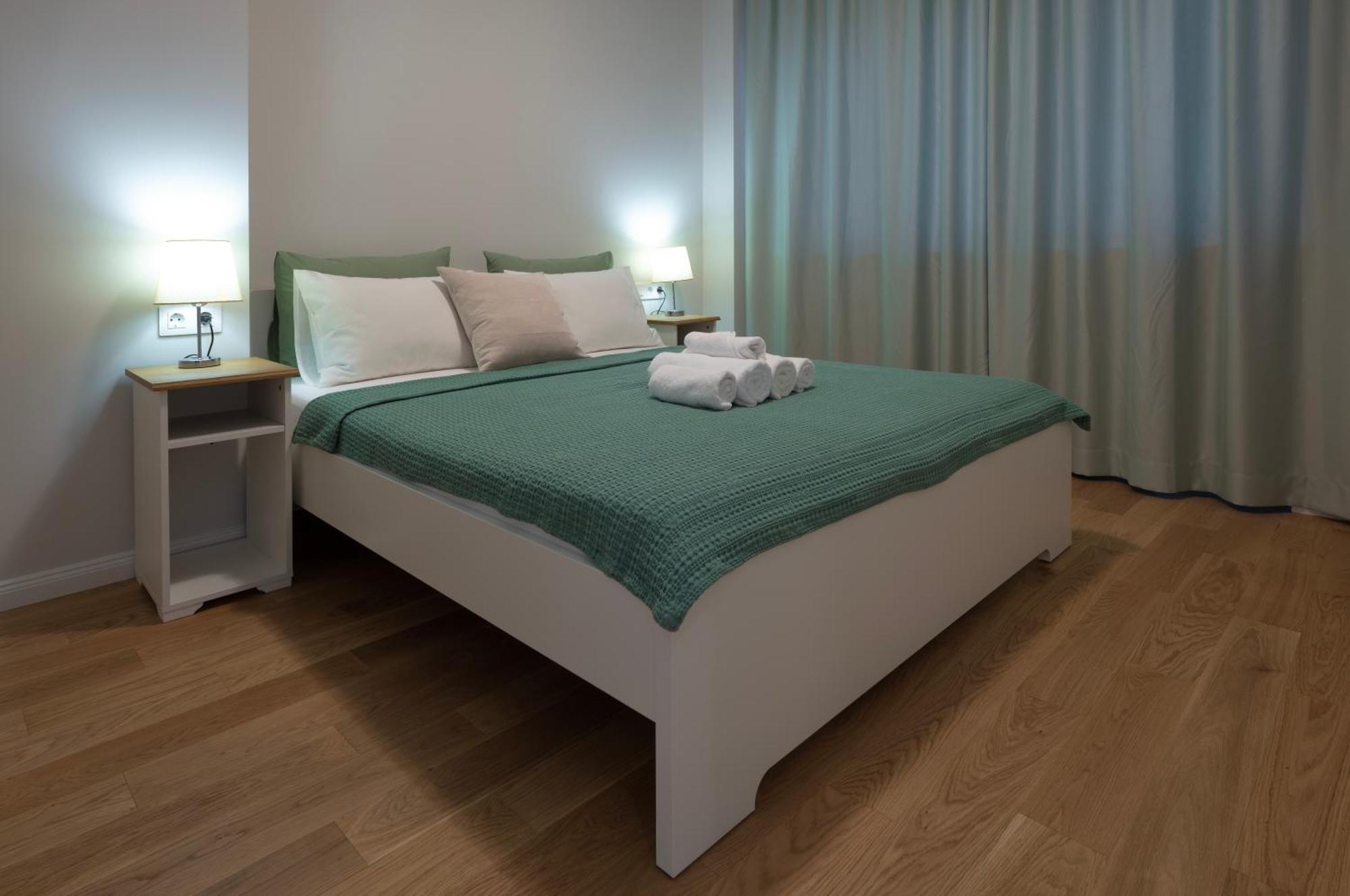 Shishman Center Apartment *